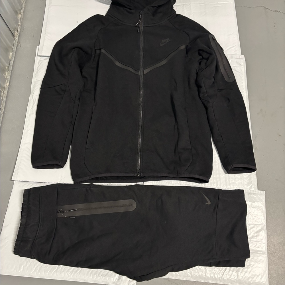 Nike Black Lightweight Hoodie Jacket and Joggers Set